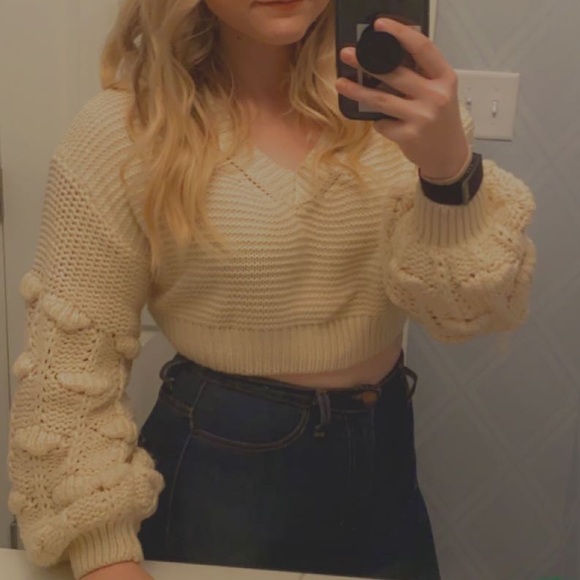 Cropped sweater - Picture 1 of 1